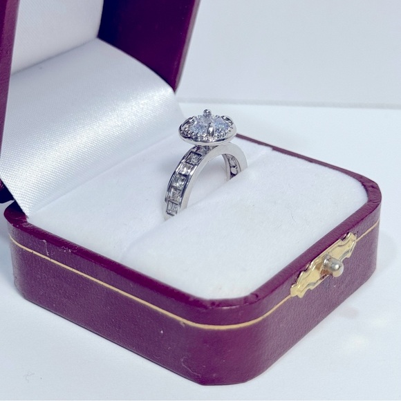 Silver Tone Fashion Ring with Round Center Stone & Channel Set Band - Size 6 - Picture 4 of 7